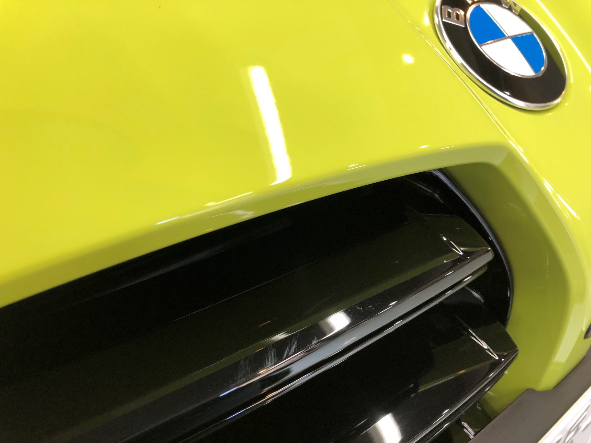 BMW M3 新車　グリル　傷